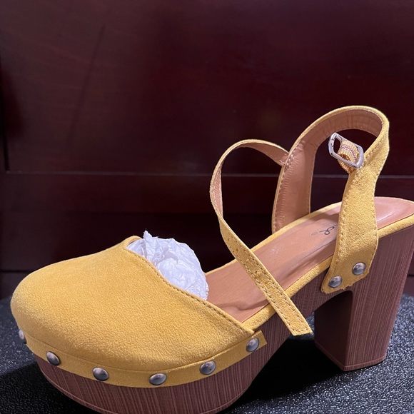 GUC close toe pumps - Picture 2 of 6